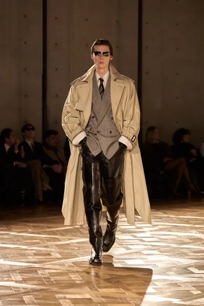 Look 12